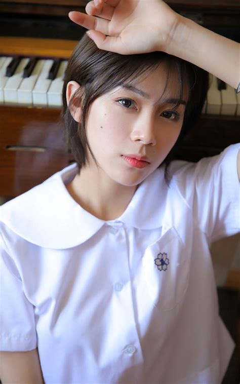 芹菜菜子